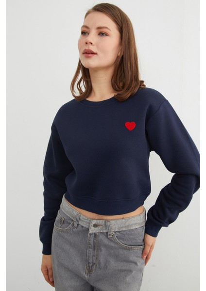 3 Iplik Kalp Nakışlı Crop Sweatshirt