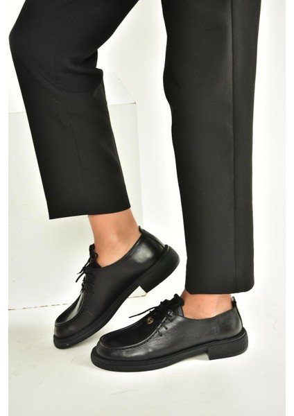 V944085603 Siyah Hakiki Deri Bağcıklı Günlük Kadın Ayakkabı fiyatları