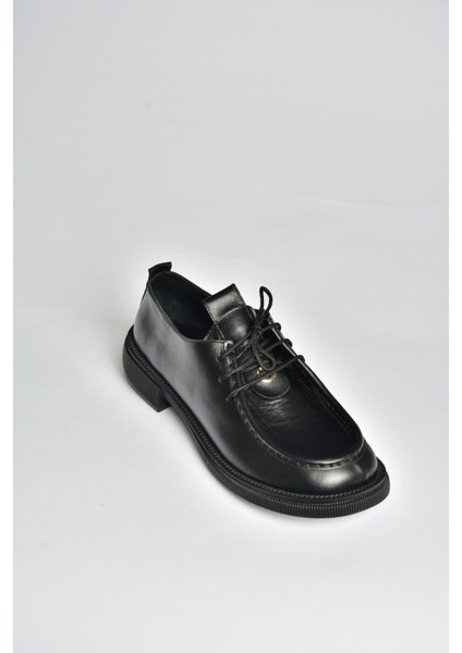 V944085603 Siyah Hakiki Deri Bağcıklı Günlük Kadın Ayakkabı