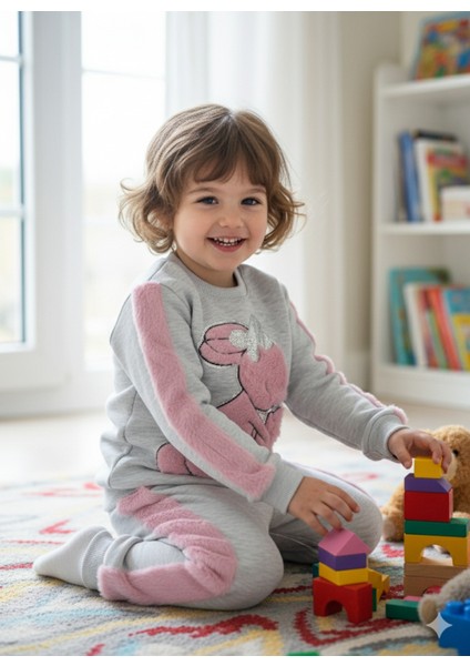 Kız Çocuk Peluş Detaylı Kabartmalı Kalın Takım Cepli %100 Pamuk