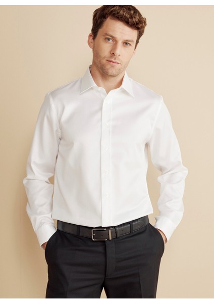 Slim Fit Klasik Yaka Beyaz Erkek Gömlek BBFW25MSH020