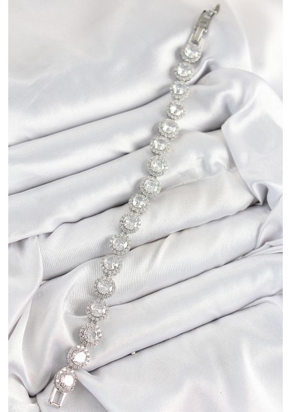 Pirinç Zirkon Taşlı Daire Baget Model Gümüş Renk Vıp Seri Kadın Bileklik fiyatları