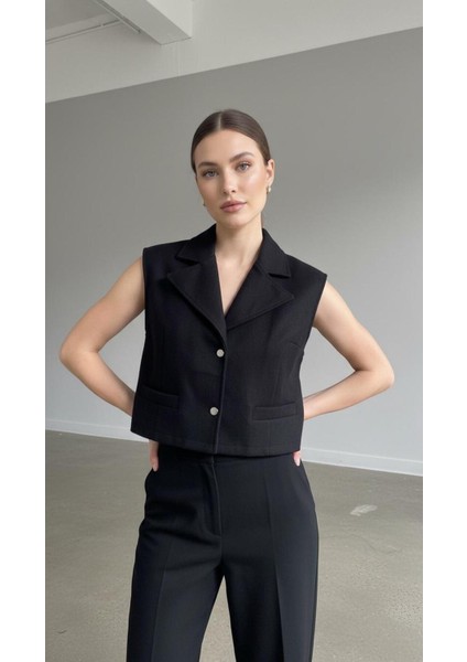 Kadın Siyah Iki Düğmeli Kaşe Yelek