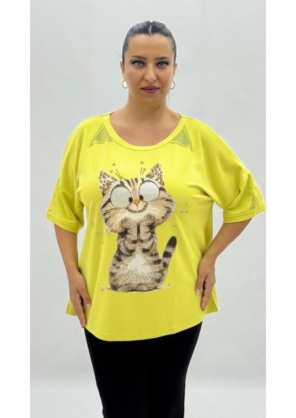 Büyük Beden Kedi Grafikli Taşlı File Detaylı Oversize Kısa Kol Kadın Tişört fiyatları