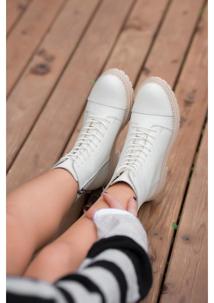 Roy Bağcıklı Kadın Hakiki Deri Postal Ekru