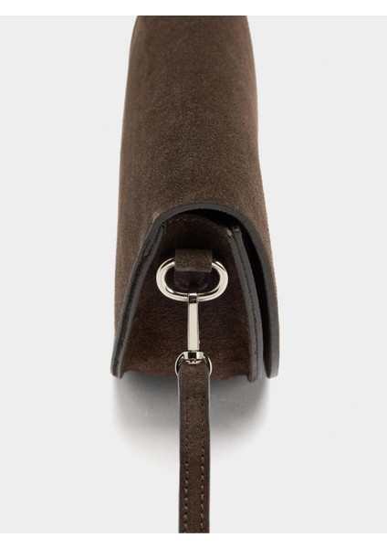 Kapaklı Süet Çapraz Askılı Çanta modelleri