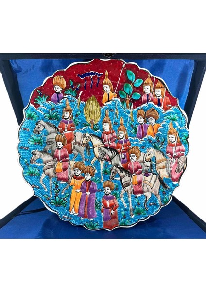 El Yapımı Minyatürlü Iznik Çini Tabak – Osmanlı Sefer Alayı