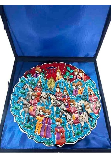 El Yapımı Minyatürlü Iznik Çini Tabak – Osmanlı Sefer Alayı modelleri