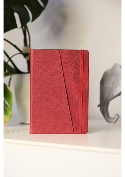 Kişiye Özel Kırmızı Lastikli Kalem Tutuculu Evrak Cepli Vegan Deri 224 Sayfa Çizgili Not Defteri