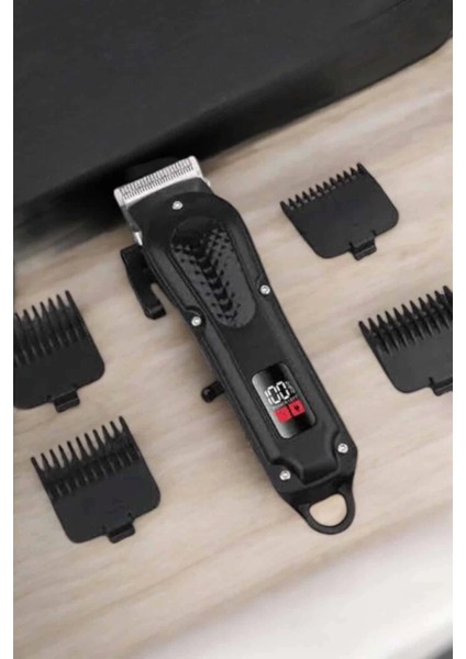 Suya Dayanıklı Tıraş Makinesi Keskin Bıçaklı Dijital Göstergeli Şarjlı