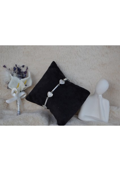 Kalp Formlu Zirkon Taşlı Kalın Çelik Bileklik fiyatları