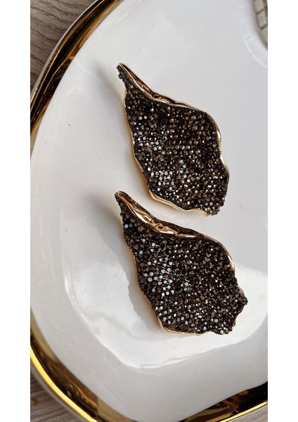 Şık ve Göz Alıcı Siyah Zirkon Taşlı Altın Detaylı Kanat Küpe modelleri