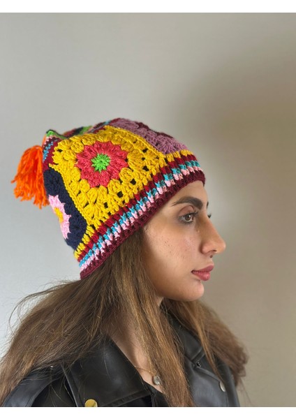 El Örgüsü Renkli Motifli Kadın Bere modelleri