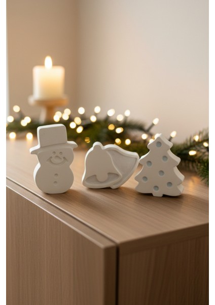 Yılbaşı Temalı 3’lü Dekoratif Biblo Seti – Kardan Adam, Çam Ağacı Masa Üstü Yeni Yıl Süsü indirimleri