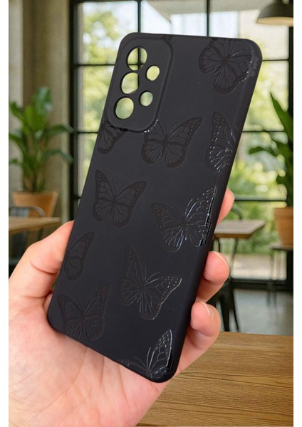 Samsung Galaxy A73 - Siyah Kelebek Desenli Silikon Darbe Emici Klasik Korumalı Rubber Kılıf fırsatları