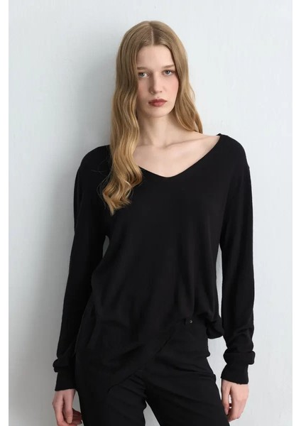 V Yaka Rahat Kesim Yün Triko - Siyah