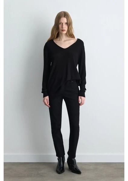 V Yaka Rahat Kesim Yün Triko - Siyah fiyatları