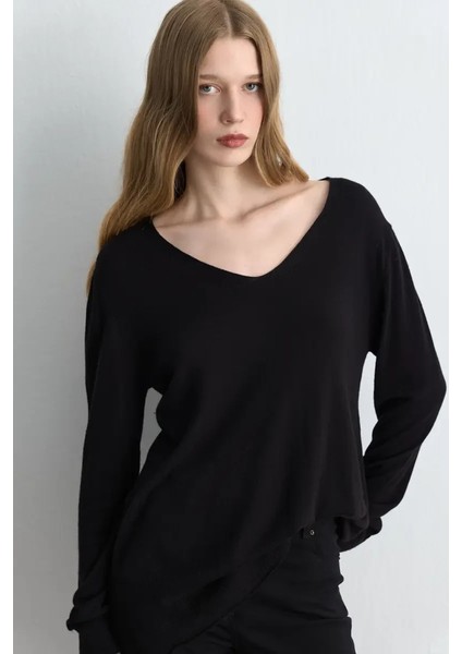 V Yaka Rahat Kesim Yün Triko - Siyah modelleri