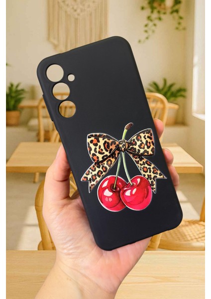 Samsung Galaxy A04S Uyumlu Kiraz Leopar Fiyonk Desenli Silikon Darbe Emici Klasik Rubber Kılıf