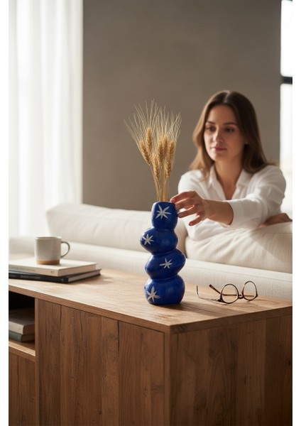 Iskandinav Motifli Mavi Yıldız Desenli El Yapımı Dekoratif Seramik Vazo 17 x 8 cm fiyatları