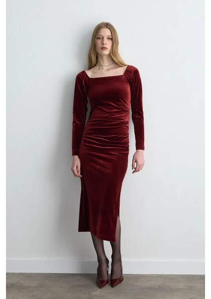 Kare Yakalı Uzun Kadife Elbise - Bordo