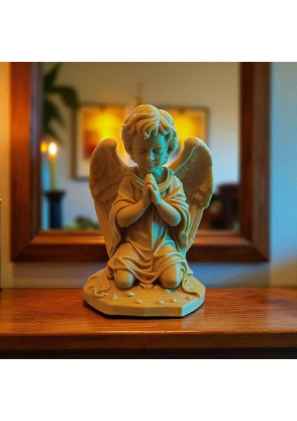 Diz Çökmüş Dua Eden Küçük Melek Figürü