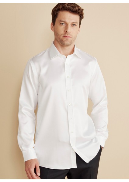 Slim Fit Klasik Yaka Beyaz Erkek Gömlek BBFW25MSH017