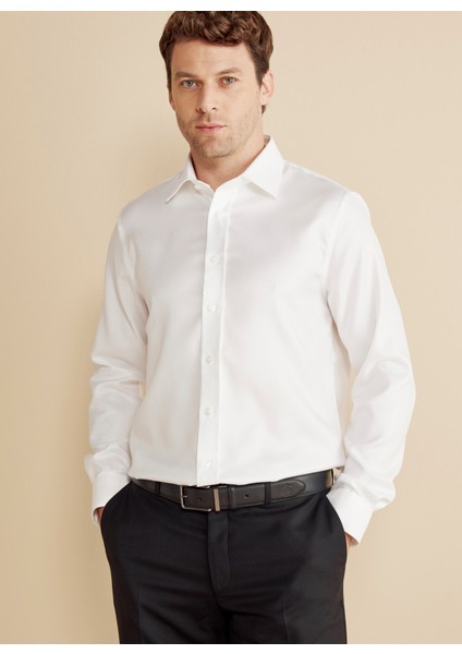 Slim Fit Klasik Yaka Beyaz Erkek Gömlek BBFW25MSH023