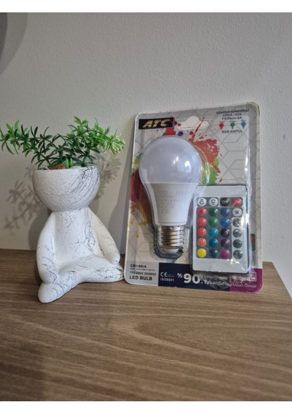 Uzaktan Kumandalı Rgb LED Ampul 9W E27 – 6500K Beyaz Işık + 16 Renkli Atmosferik Aydınlatma