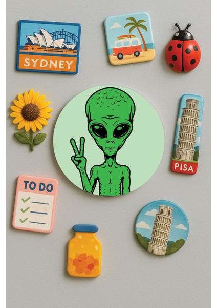 Modern ve Dekoratif Yuvarlak Buzdolabı Magneti Magnet Büyük Boy 10X10 cm - Ufo