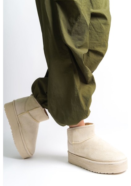 Amelıa Bağcıksız Düz ve Kalın Taban Içi Kürklü Kısa Süet Kadın Bot Skt - Krem fiyatları