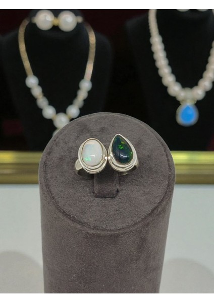 El Işçiliği Siyah ve Beyaz Opal Taşlı 925 Ayar Gümüş Kadın Yüzük – 19 Numara