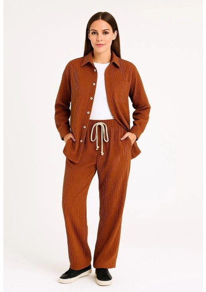 Kadın Kadife Oversize Takım – Gömlek ve Pantolon Ikili Set Füme Corduroy Şıklığı, Rahat ve Zarif Duruş Yumuşak Dokulu Kadife Kumaş modelleri