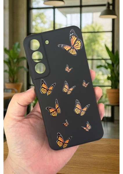 Samsung Galaxy S21 Fe- Turuncu Kelebek Desenli Silikon Darbe Emici Klasik Korumalı Rubber Kılıf