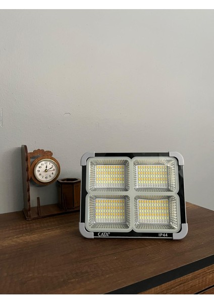 Miami Taşınabilir Solar Projektör IP44 Güneş Enerjili 3 Renk Modu Dimmerli ve Şarjlı LED Işık