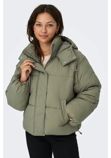 Kadın Kapüşonlu Çift Cepli Şişme Mont 15322013 Yeşil