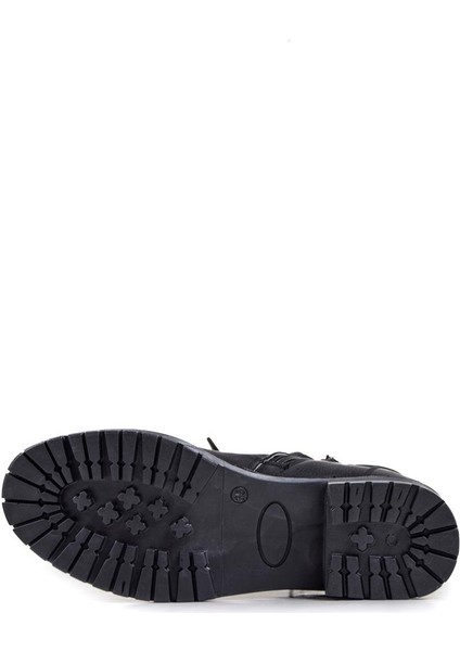 Siyah Kadın Günlük Bot 589.900 fırsatları