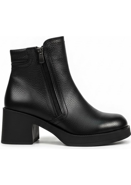Siyah Kadın Hakiki Deri Topuklu Bot 074.602-1