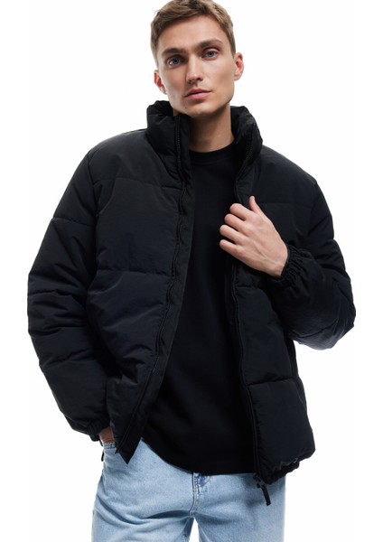 Dik Yaka Cep Detaylı Fermuarlı Kışlık Şişme Mont