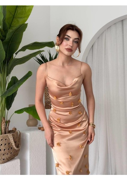Dora Çiçek Detaylı Elbise