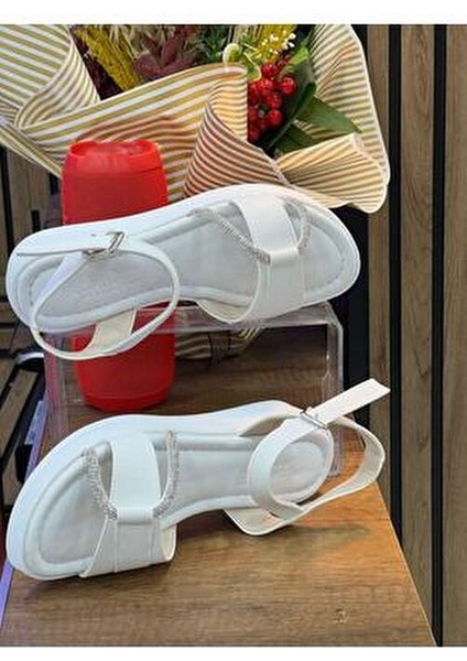 Kadın Taş Detaylı Çift Şerit Terlik Esnek Konforlu Bej Renkli Günlük Kullanım İçin