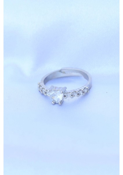 Pirinç Gümüş Renk Ayarlanabilir Zirkon Taşlı Minimal Kalp Yüzük fiyatları