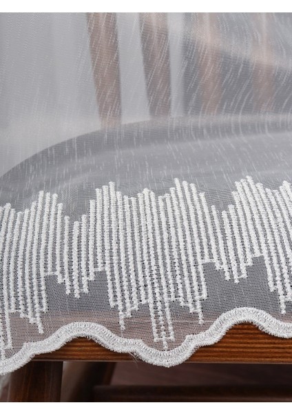 Etek Nakış Işlemeli Tül Perde (1/3 Sık Pile)