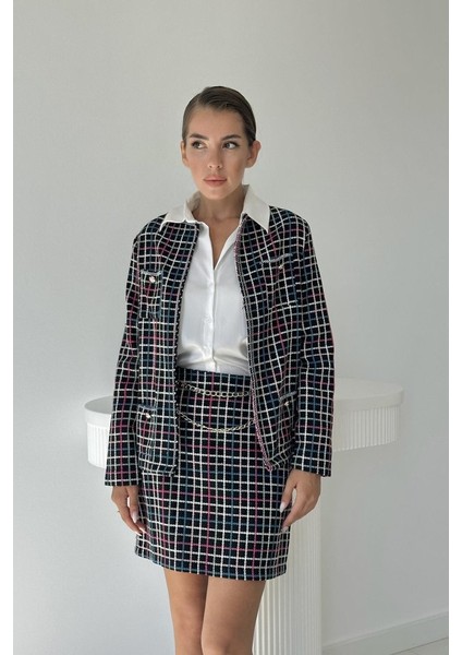 Siyah Önü Açık Ceket ve Eteği Zincirli Takım