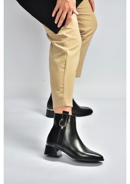V518978809 Siyah Alçak Topuklu Kadın Bot fiyatları