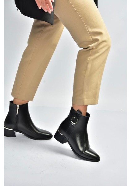 V518978809 Siyah Alçak Topuklu Kadın Bot fırsatları