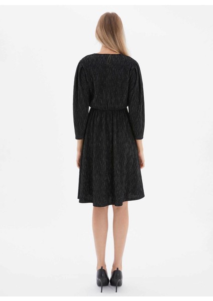 Kruvaze Yaka Simli Siyah Standart Kadın Elbise 25KSL7717 fırsatları