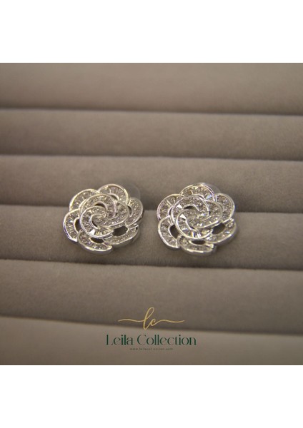 Çiçek Figürlü Gümüş Renkli Küpe fırsatları