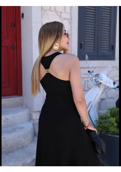 Kadın Omuzlardan Açık Arkadan Aksesuar Detaylı Yırtmaçlı Janjan Krep Elbise