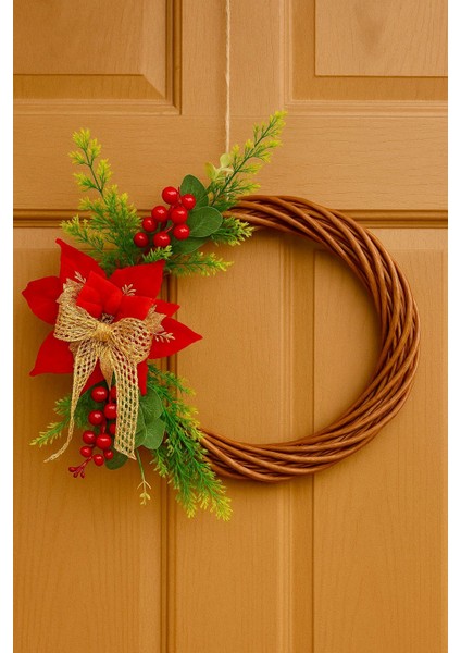 30 cm Bambu Yılbaşı Kapı Süsü – Kokina Çiçekli Kırmızı ve Gold Detay Premium Dekor